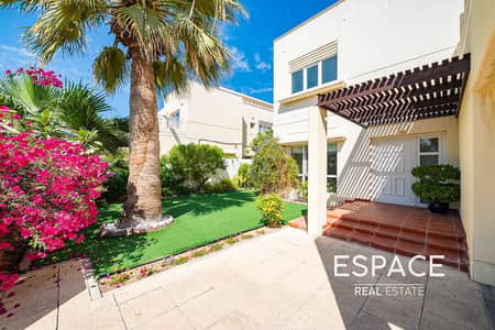 3 Bedroom Villa for Sale in The Meadows, Dubai - Quiet Location | Large Plot | Renovation Opportunity