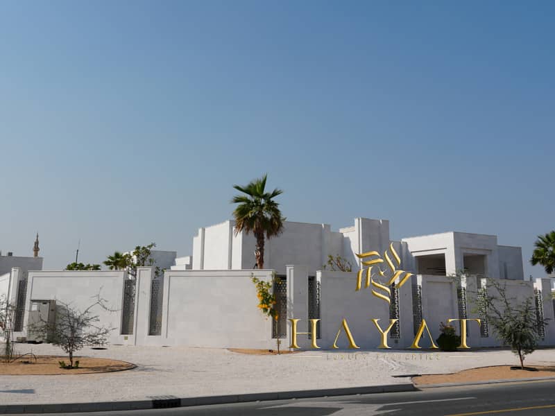 4 BR+Guest Room l Big Living Room l Private Pool 4 BR+Guest Room l Big Living Room l Private Pool