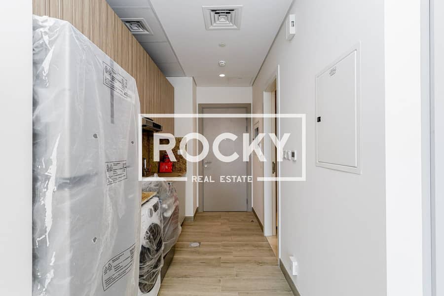 2 JVC - 007 Building - Residence-5565. jpg