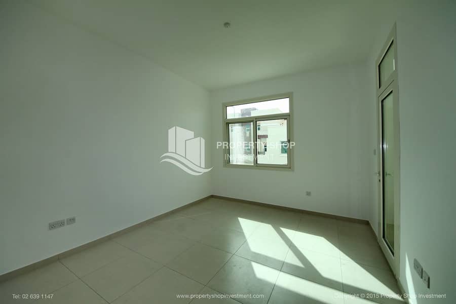 5 2-bedroom-abu-dhabi-al-ghadeer-terrace-apartment-master-bedroom. JPG