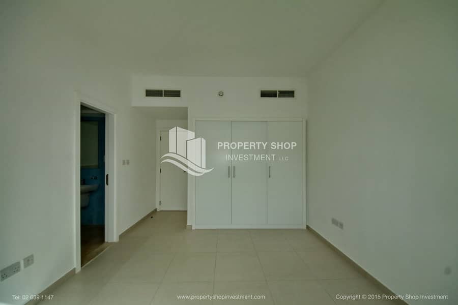 6 2-bedroom-abu-dhabi-al-ghadeer-terrace-apartment-cabinet-1. JPG