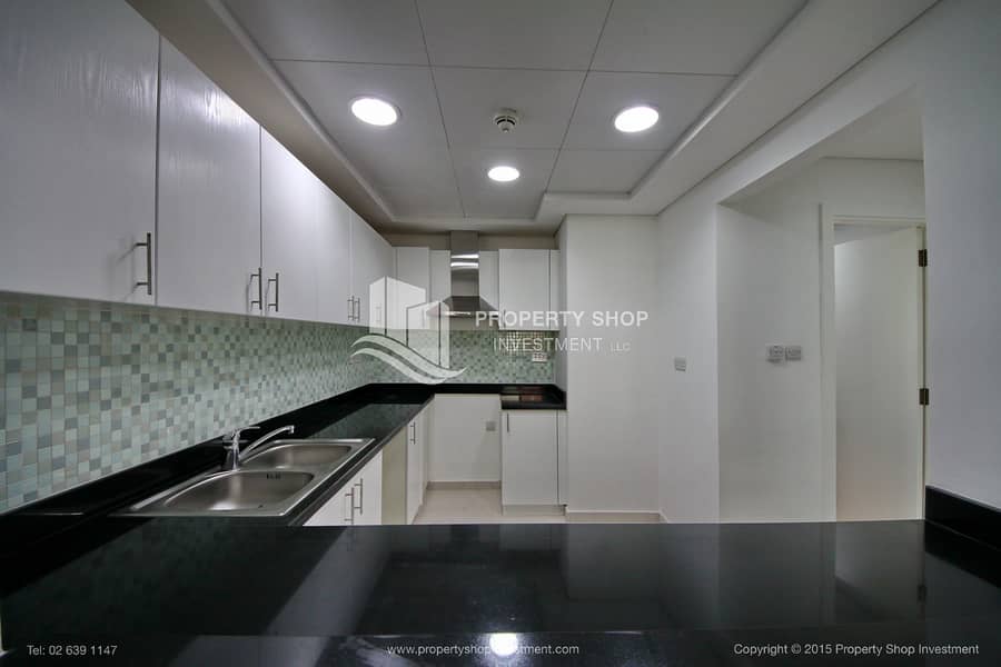 8 2-bedroom-abu-dhabi-al-ghadeer-terrace-apartment-kitchen-1. JPG