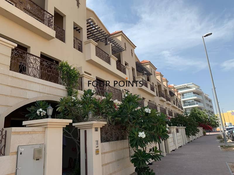 Well Maintained 4BR+M Townhouse in Orchid Park