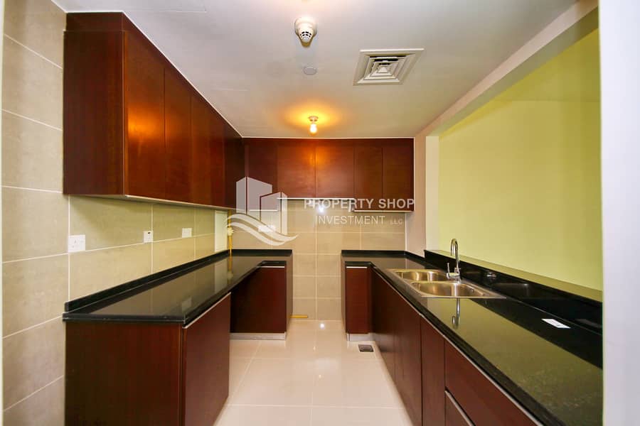 7 1-bedroom-abu-dhabi-apartment-al-reem-island-marina-square-al-maha-tower-kitchen. JPG