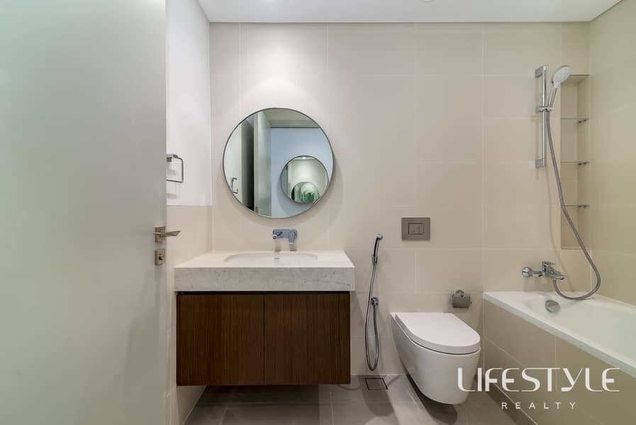 21 BEACH ISLE 2BR APT M02-15. JPG