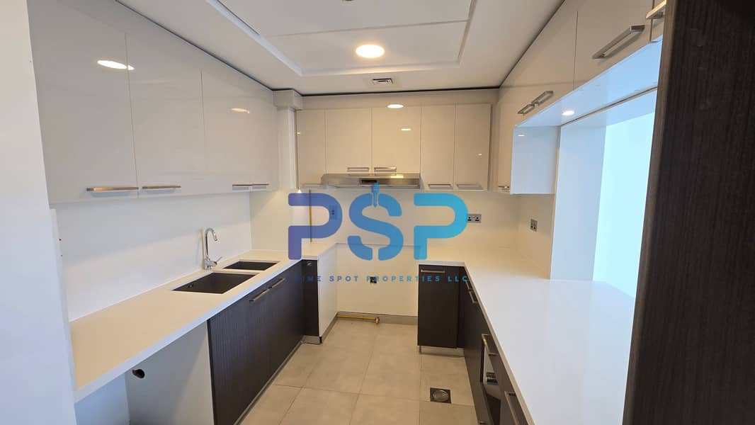 5 Kitchen1. jpg