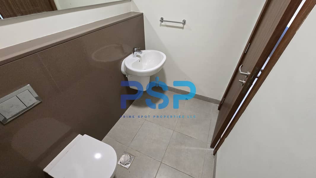 10 guest washroom1. jpg