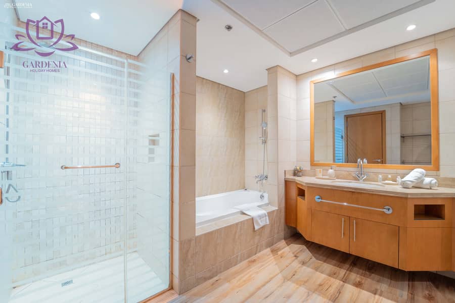 13 Bath 1 1. jpg