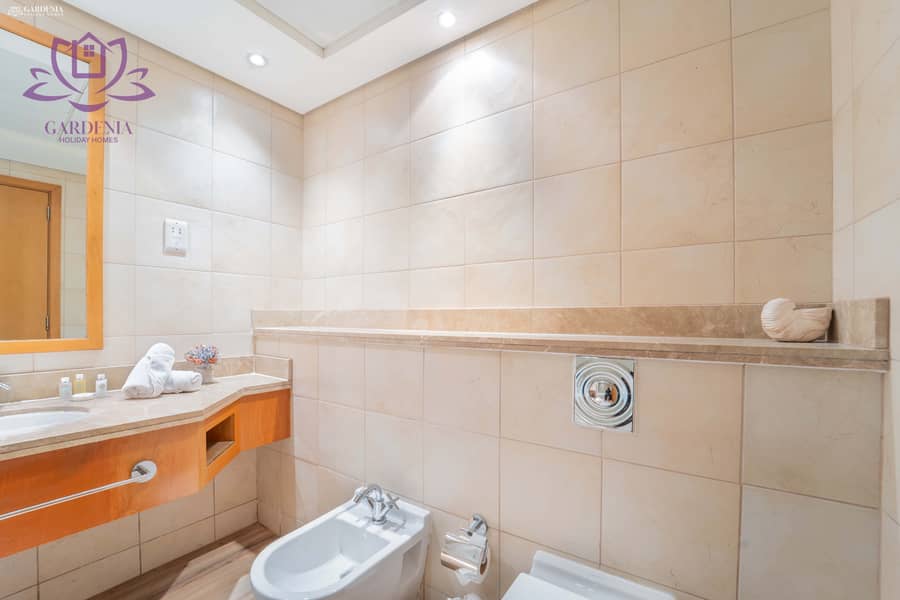 15 Bath 3 2. jpg