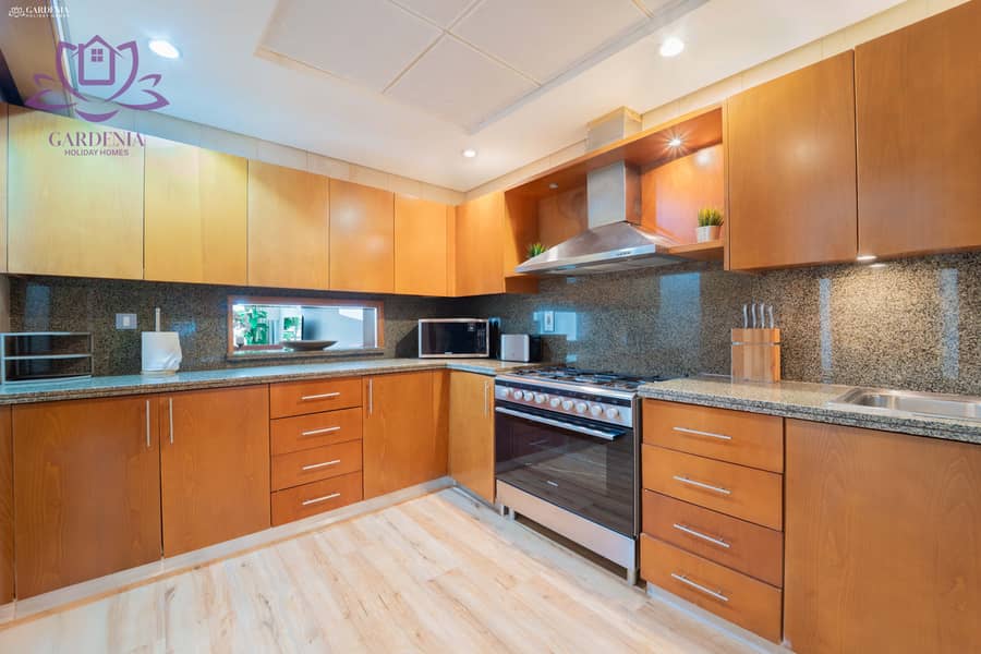 32 kitchen 1. jpg
