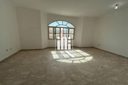 Prime Location | 3BR Apartment | Majles |