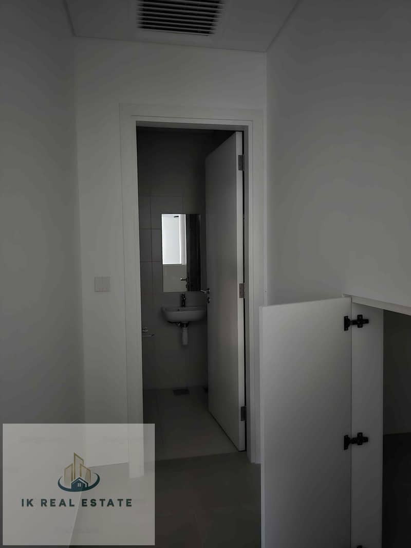 25 ec0c91d3-32f0-49a5-98a2-fdb5af879fd9. jpg