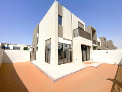 4 Bedroom Villa for Rent in Dubailand, Dubai - Corner Plot | Close to Pool and Park | Vacant