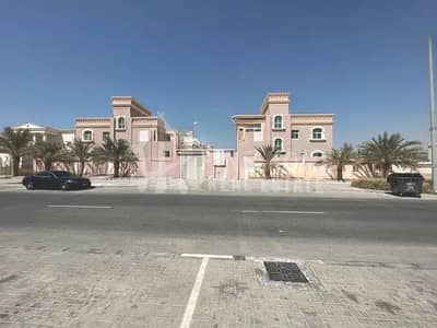 فيلا مجمع سكني 10 غرف نوم للبيع في ربدان، أبوظبي - امتلك مجمع 6 فلل | بموقع مميز | سعر لايفوت