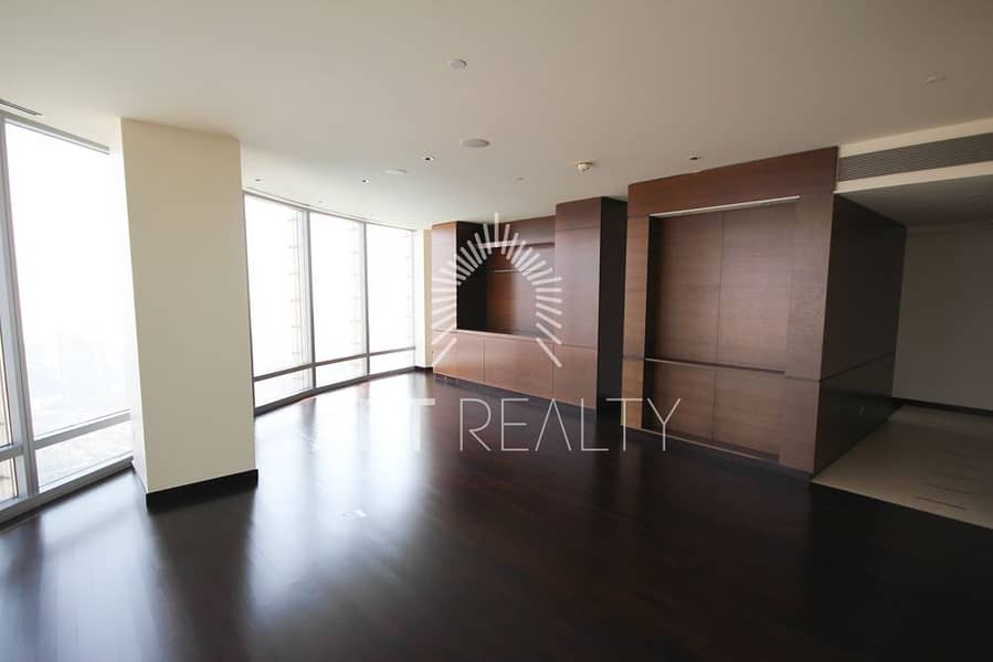 17 Living Room_04. jpg