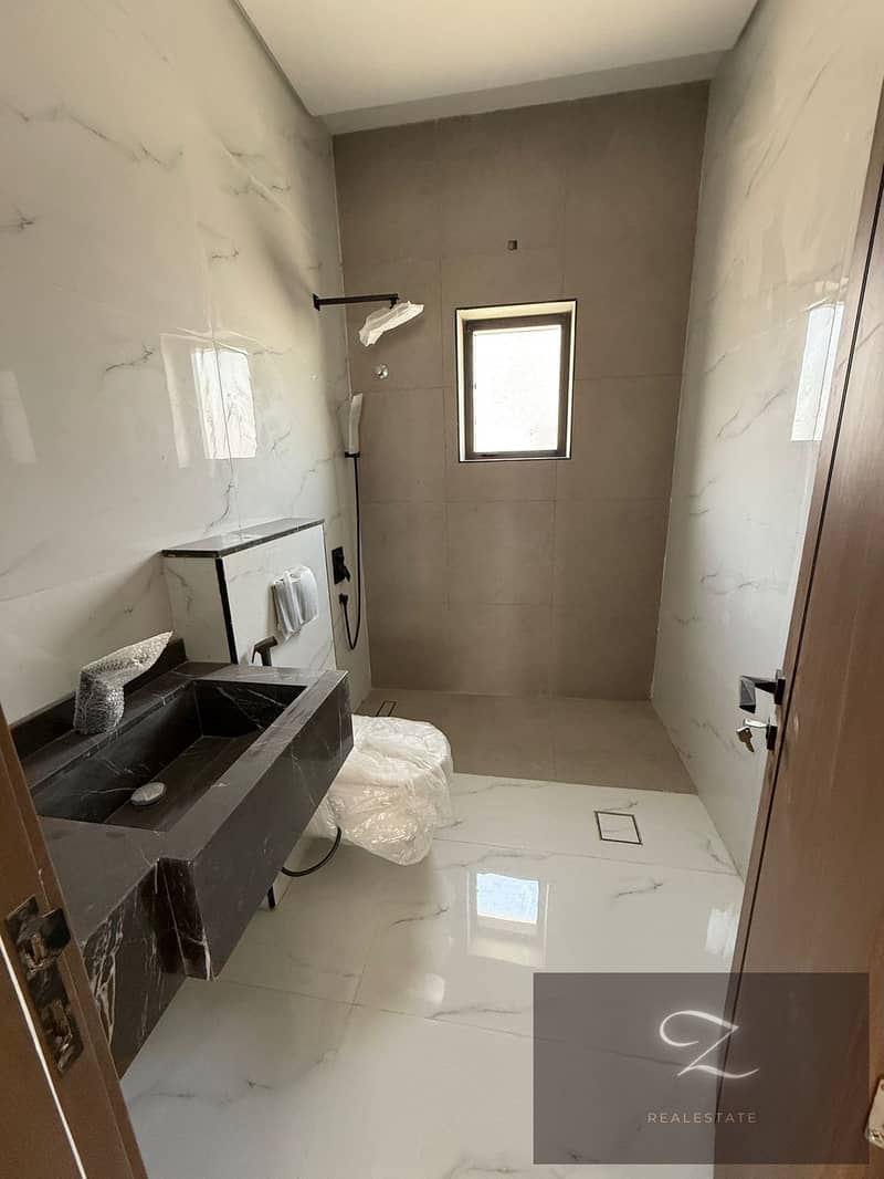 14 927fb193-12be-4bed-9524-d5490f800d90. jpg