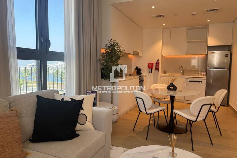 Sea and Swimming Pool Views | Upgraded | VACANT Sea and Swimming Pool Views | Upgraded | VACANT