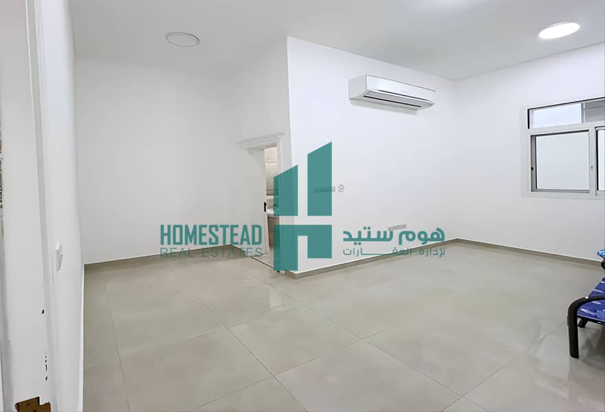 10 13233110-125d9o. jpg