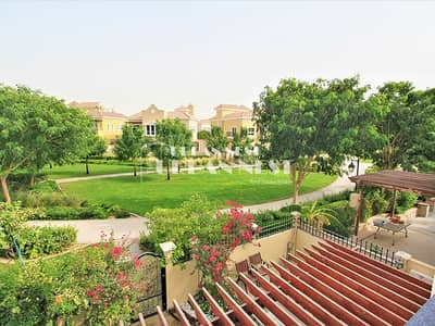 Very private villa backing on green park Very private villa backing on green park