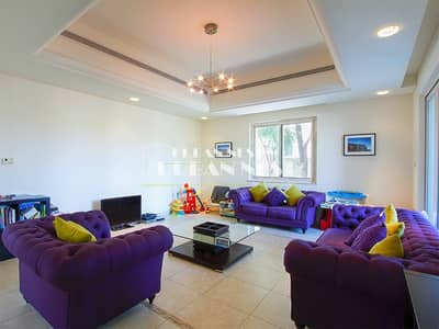 Lovely with stunning golf course view Lovely with stunning golf course view