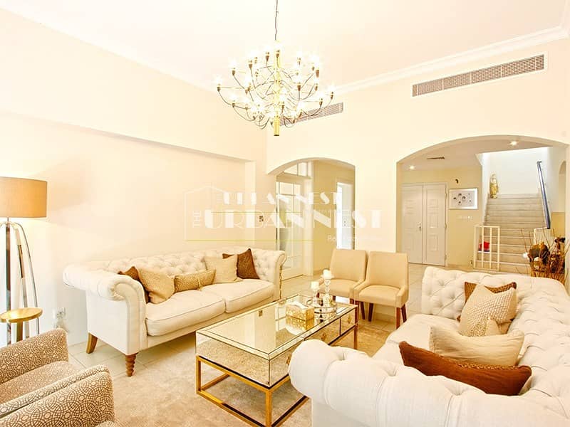 Bright family villa near community park Bright family villa near community park