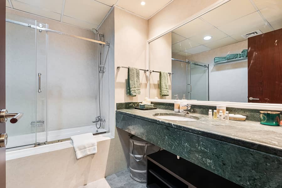 14 Bathroom (3). jpeg