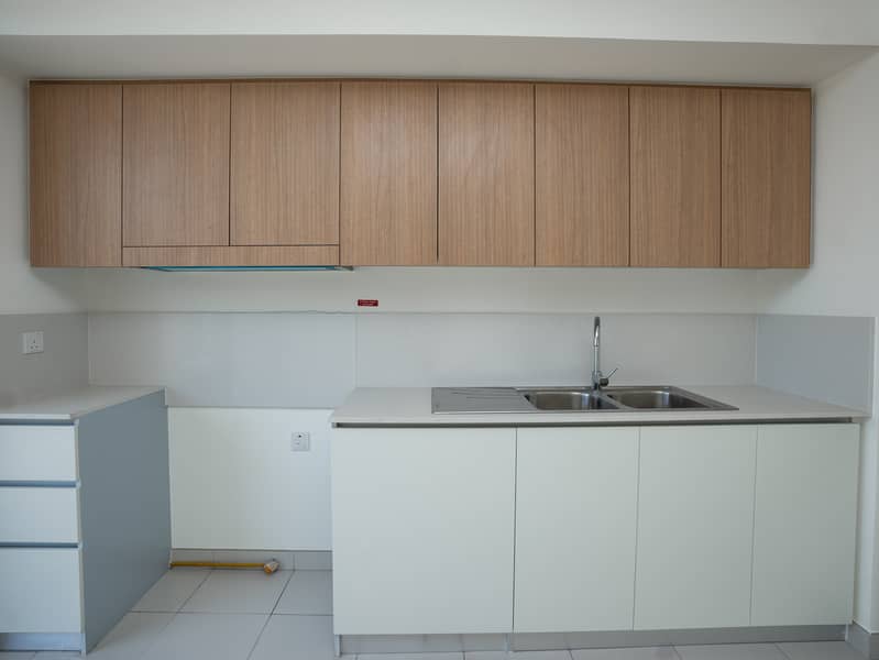 6 Kitchen. jpg