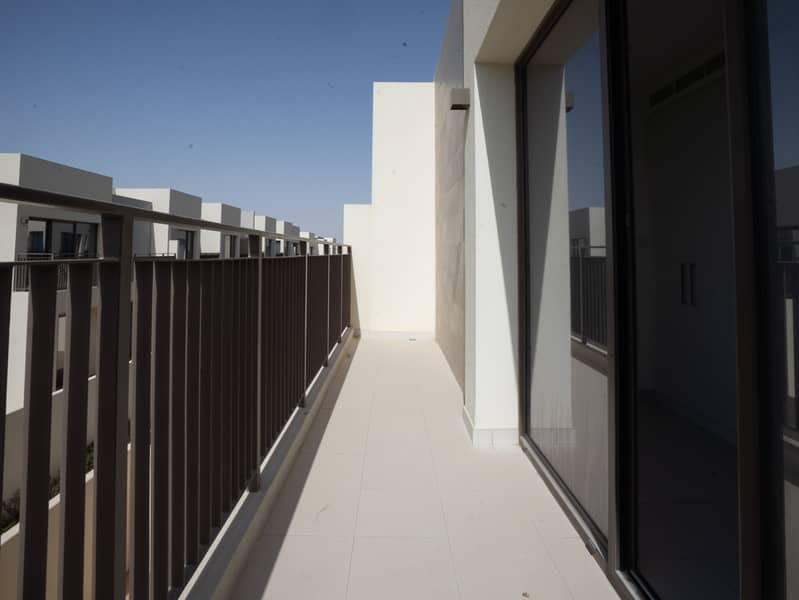 14 Back side balcony. jpg