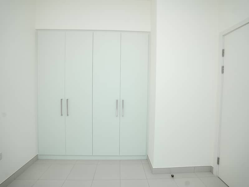 17 Bed wardrobe. jpg