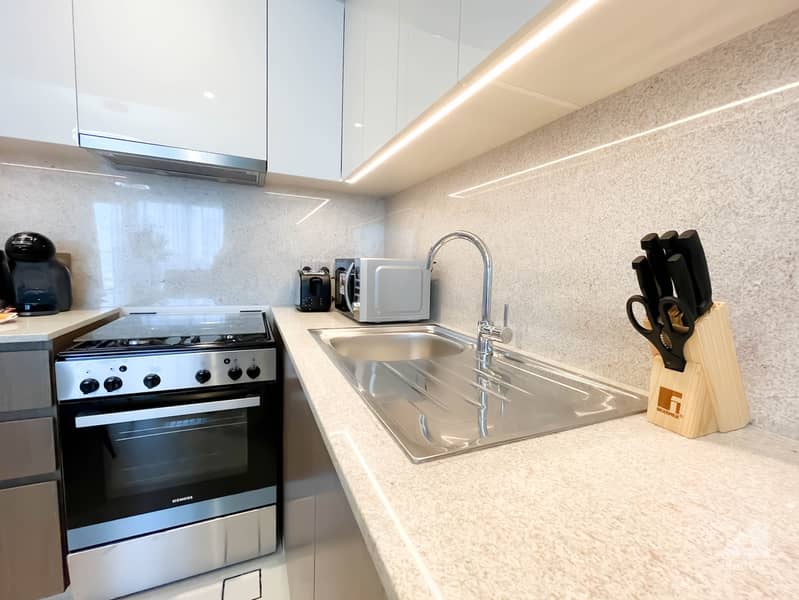 13 Burj Royale Apartment_3401- kitchen 2. jpg