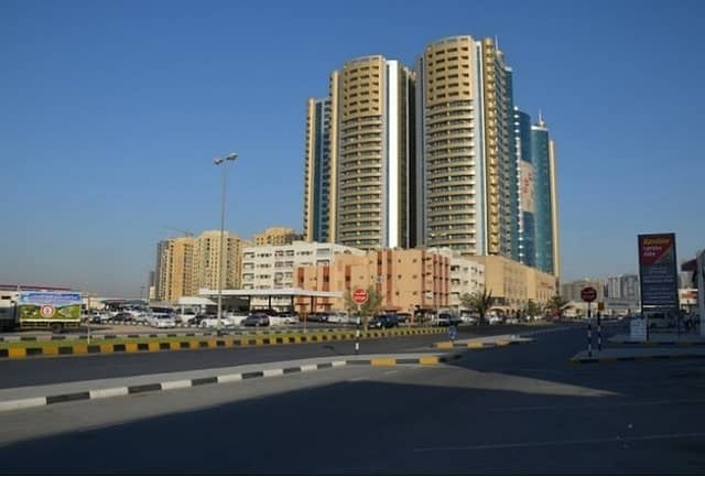 2 Bhk With 2 Balconys and Parking 1808 SqFt Available For Sale Horizon Tower 400000