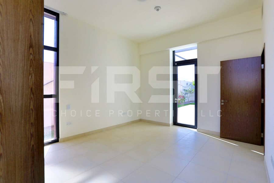7 Internal Photo of 4 Bedroom Villa in West Yas Yas Island Abu Dhabi U. A (19). jpg