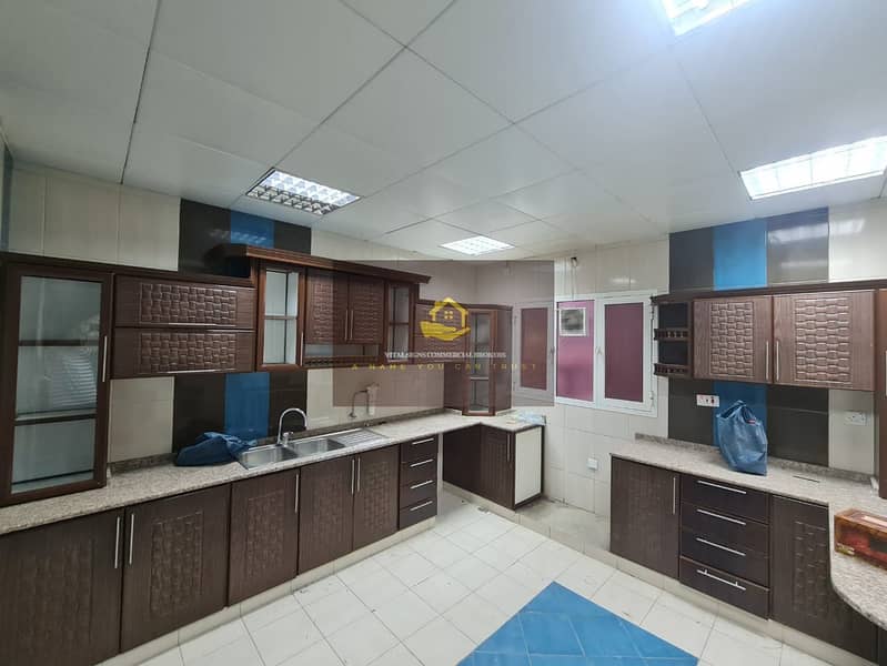 9 390d6bd3-0327-4629-ba95-ee961da5f921. jpg