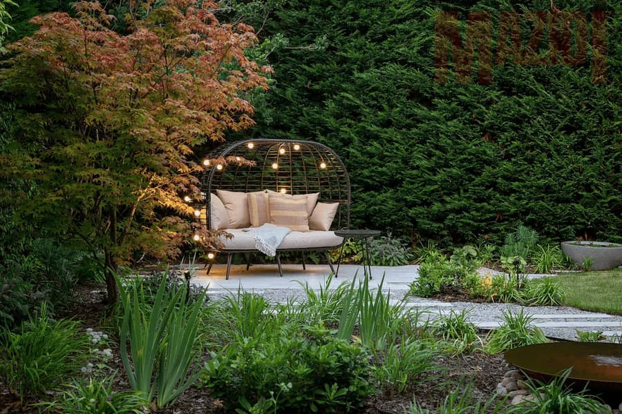 8 Landscaped-garden-retreat-with-feature-seat-pod-scaled (1) (1) (1). png