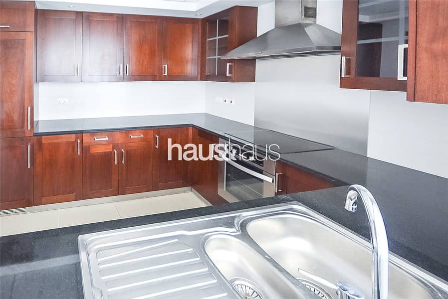 3 Burj and Fountain View|Walk-in Shower|Chiller Free