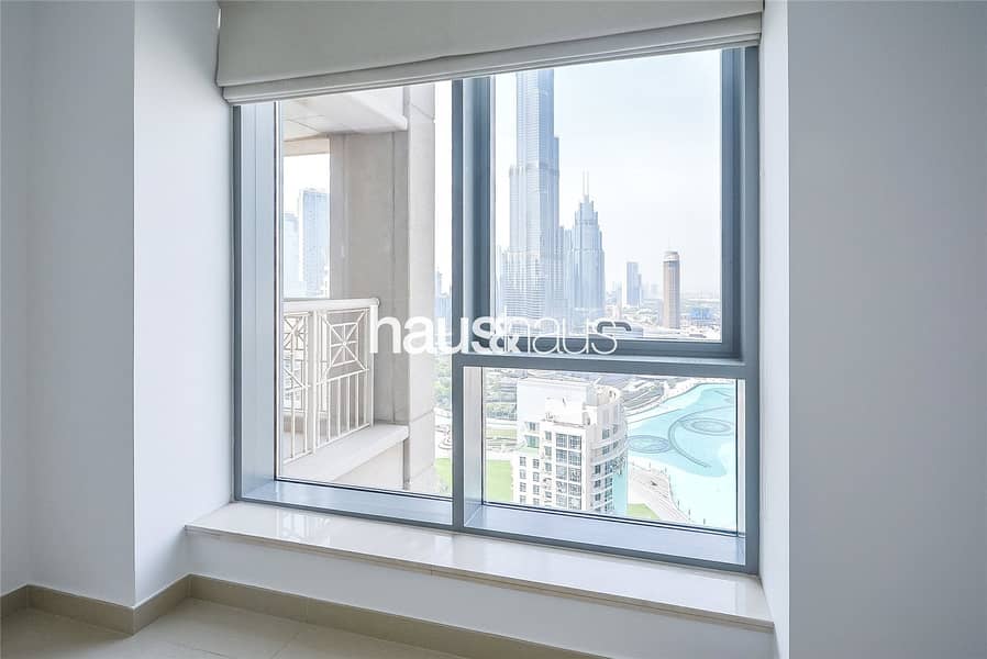 10 Burj and Fountain View|Walk-in Shower|Chiller Free