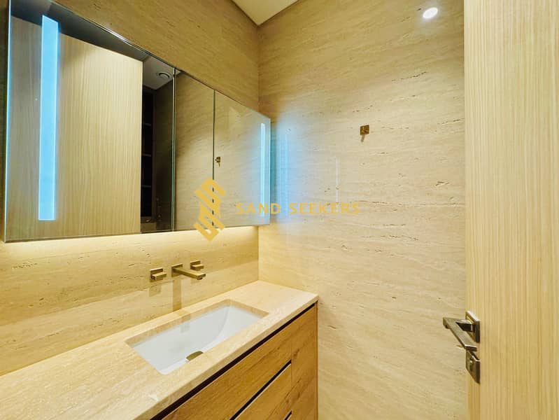 13 7e6e200d-858d-43ff-a99a-b1e195c62327. jpg