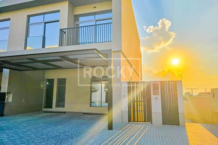 荔湾住宅区， 迪拜 5 卧室别墅待租 - 位于荔湾住宅区，180 度别墅 5 卧室的别墅 350000 AED - 11214003