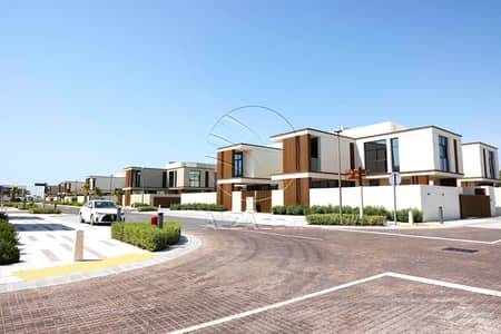 Unique Layout | Single Row | 320 Sqm Plot