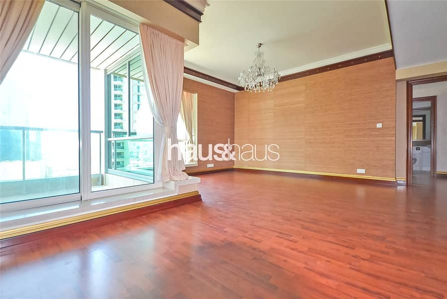 1 BR + Study | Immaculate | Un-furnished