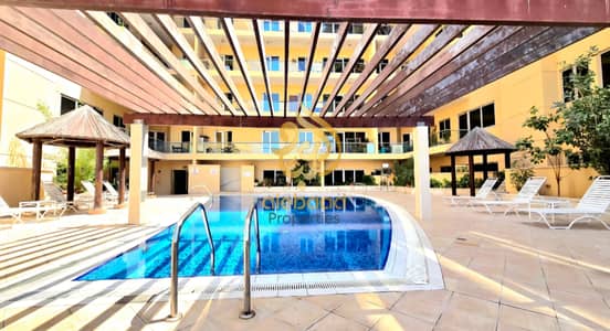Chiller free!  Front of Metro Specious 3bhk + Store available for rent with all amenities  Book Now!