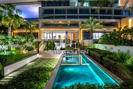 4 Bedroom Flat for Sale in Palm Jumeirah, Dubai - Biggest Garden Suite| Palm View | Private Elevator