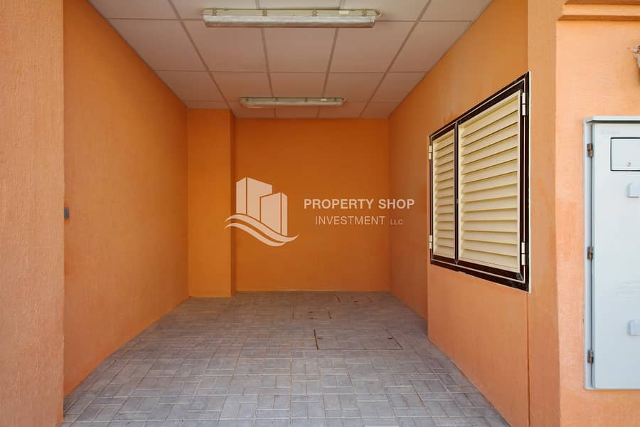 15 2-bedroom-villa-abu-dhabi-hydra-village-parking. JPG
