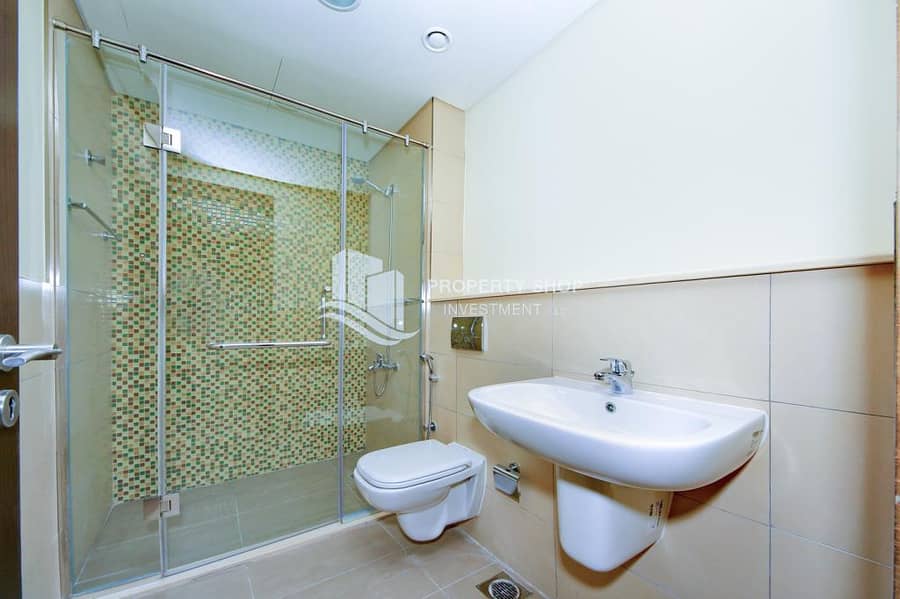 6 2301985-36253-Bathroom. jpg