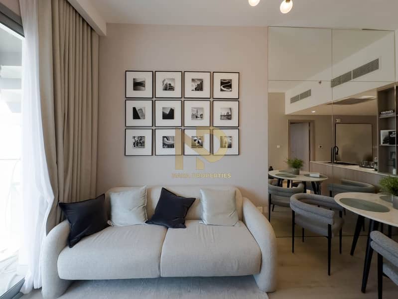 14 living area 1. jpg