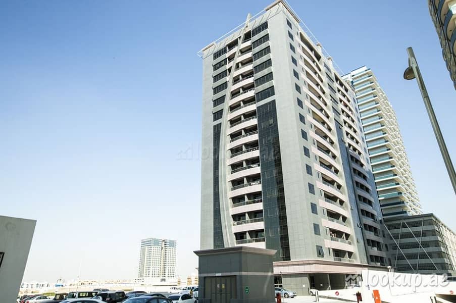 Hamza tower : 2 bed for rent / Higher floor/ with balcony in Dubai Sports City