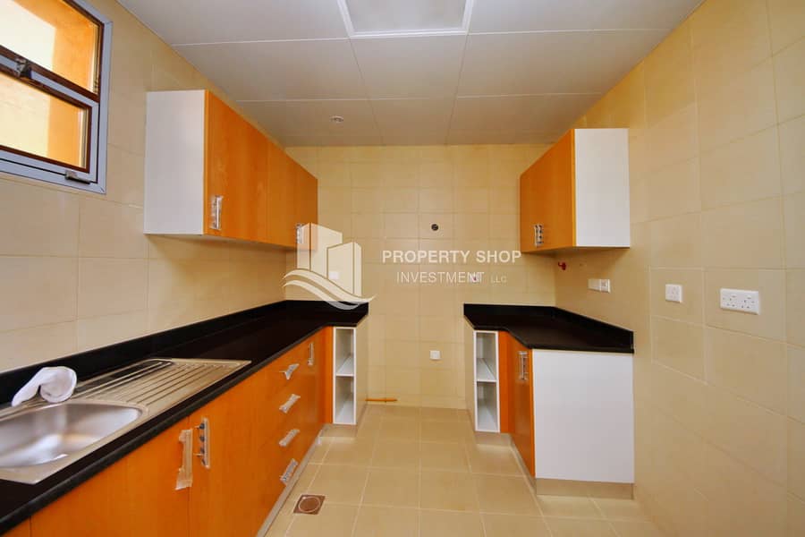 9 3-bedroom-villa-abu-dhabi-hydra-village-kitchen. JPG