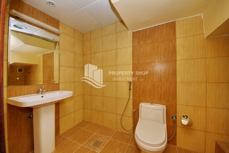 10 3-bedroom-villa-abu-dhabi-hydra-village-powder-room. JPG