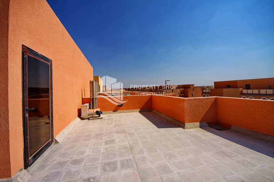 16 3-bedroom-villa-abu-dhabi-hydra-village-roof-terrace. JPG