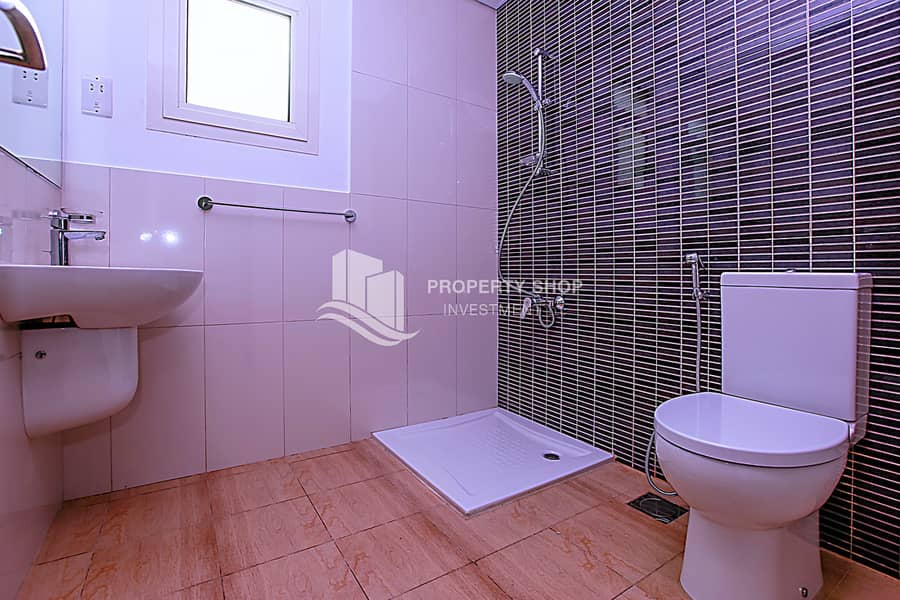 8 2-bedroom-apartment-abu-dhabi-alghadeer-sabil-bathroom-2. JPG